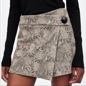 Zara skort, snake skin, size XS. Excellent condition.
